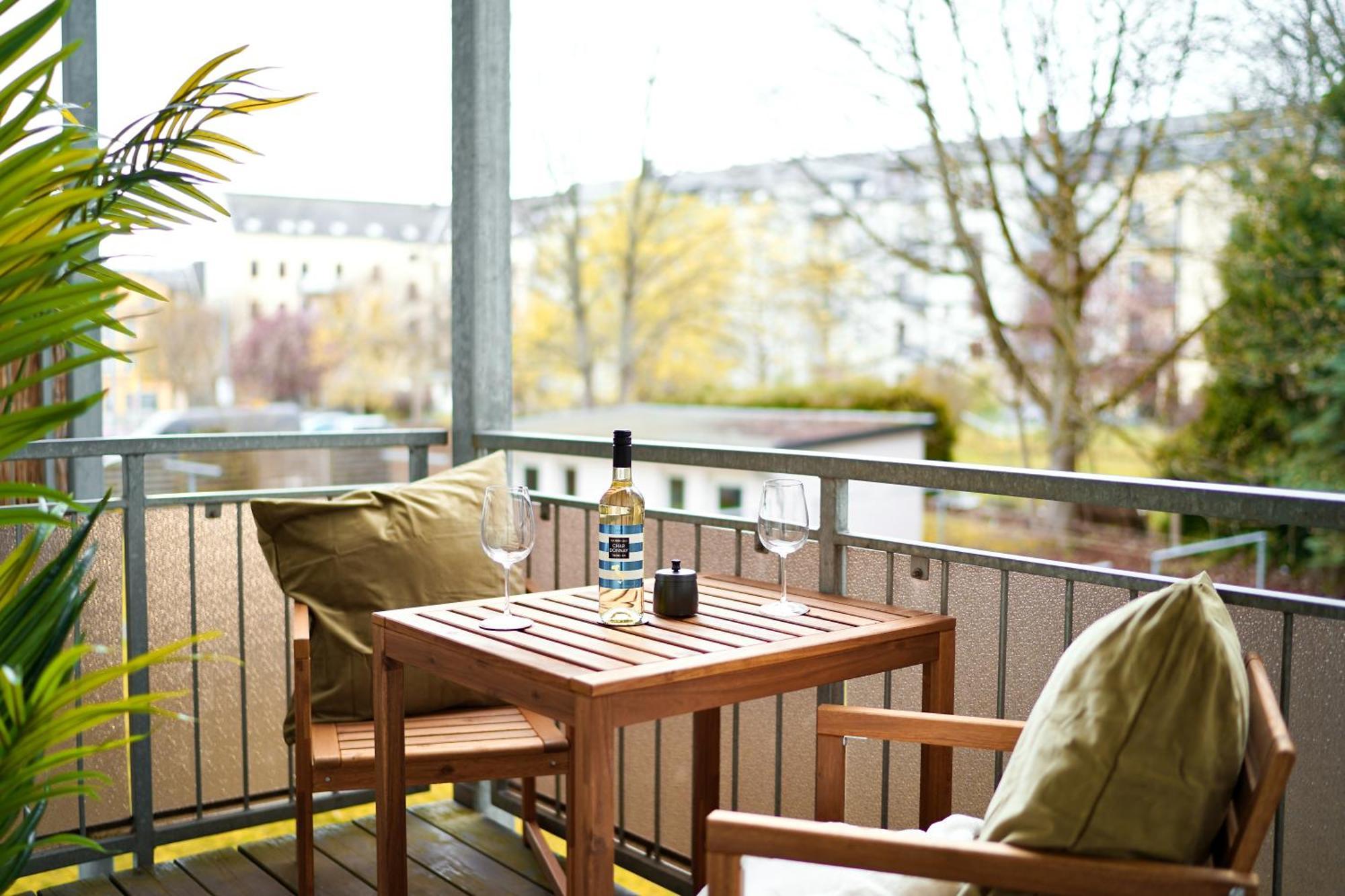 Edler Wohnraum Schlossteich-Suite 3 Sz Mit Zwei Balkonen, Kaffeevollautomat, Kamin, Klima, Lift & Zwei Parkplaetzen Chemnitz Exteriör bild